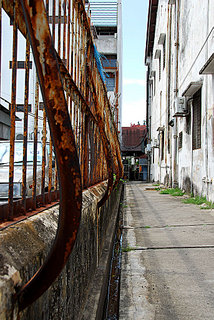 alleyway i used to take to get to school